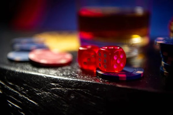 Live poker table with dealer and multiple players at harta 138